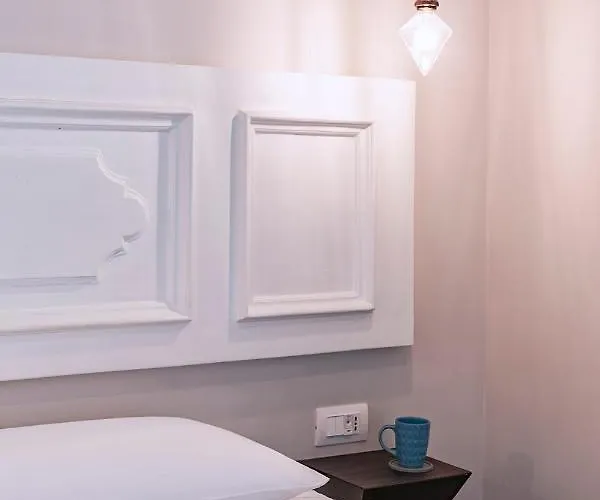 La Smorfia 4* Neapel