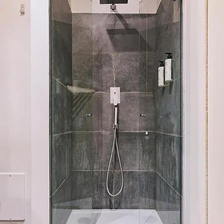 ゲストハウス La Smorfia 4*