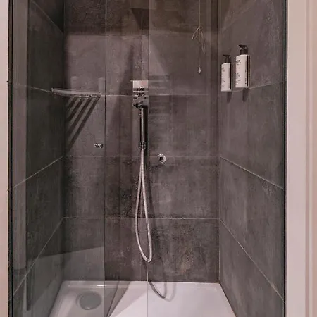 ゲストハウス La Smorfia 4*